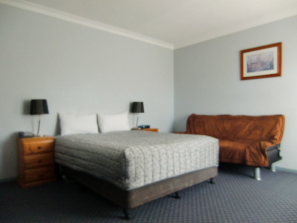 Castle Motel Bairnsdale Exteriör bild
