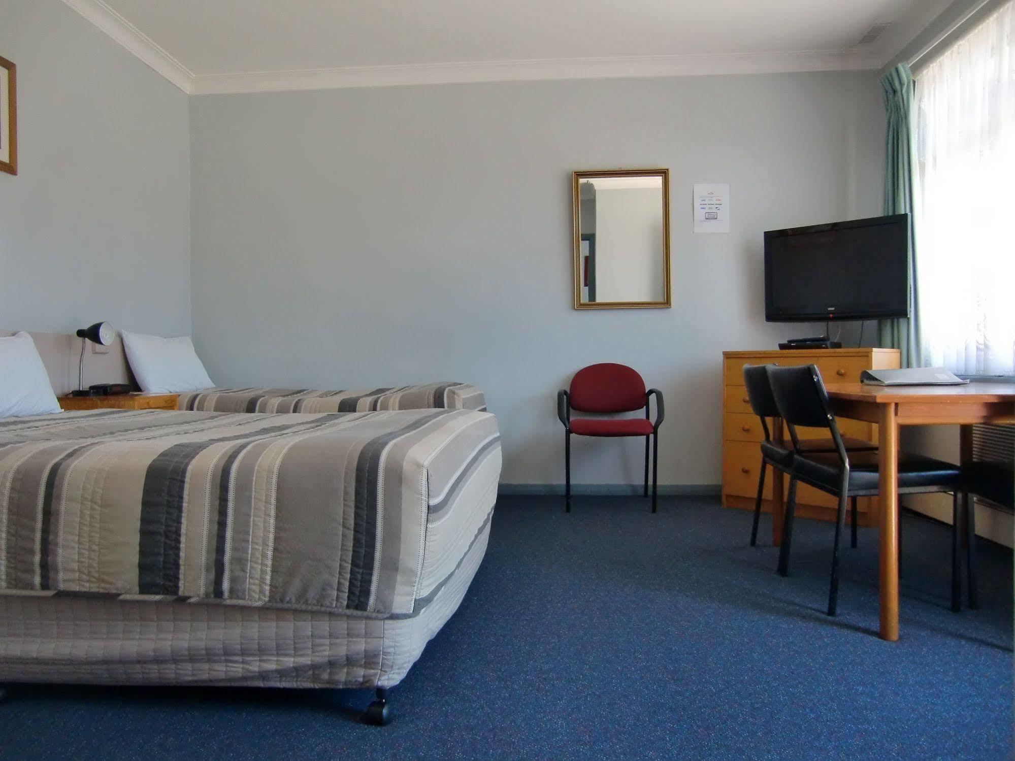 Castle Motel Bairnsdale Exteriör bild